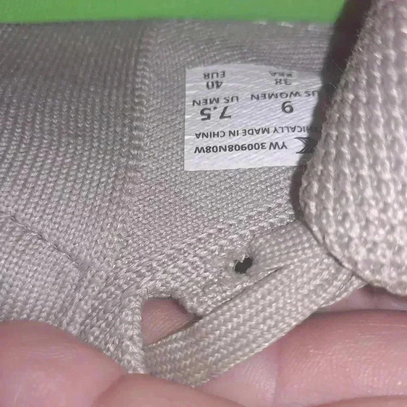 CARIUMA Sneakers NWOT SIZE 9 - Picture 9 of 9